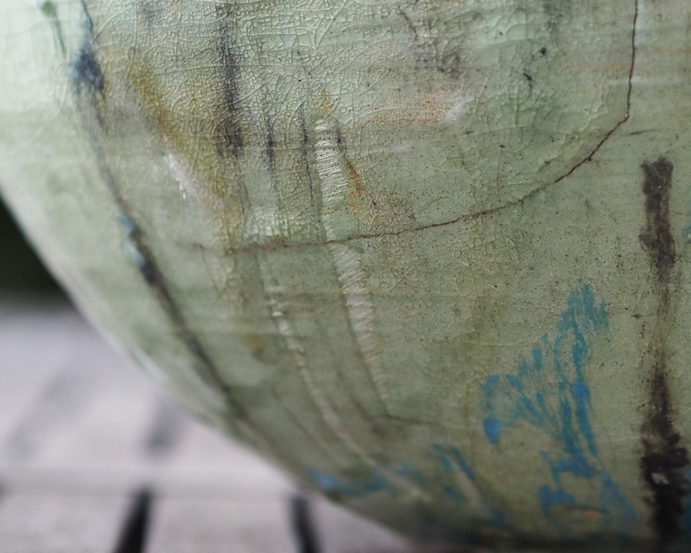 Vase émaillée vert "Boule" de l'Atelier du Curieux